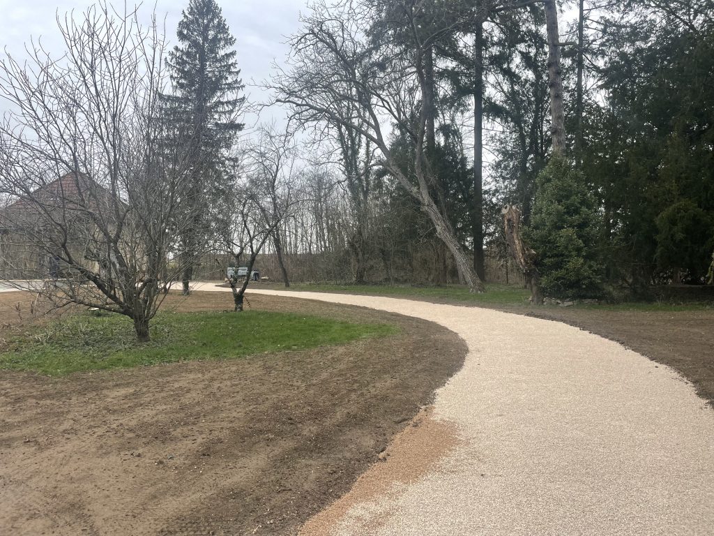 Allée en gravier stabilisé à Mâcon